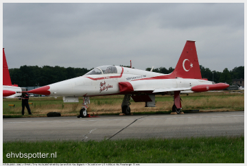 NF-5A-2000 - 3042_EHVK