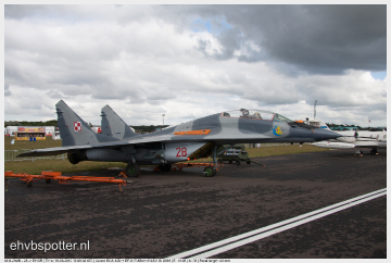 MiG-29UB - 28_EHGR