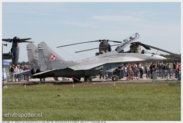 MiG-29UB - 42_EDDB