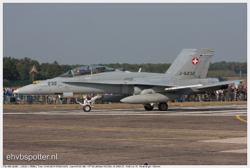 F-A-18D-48-MC - J-5232_EBBL