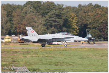 F-A-18D-48-MC - J-5233_EBBL