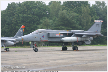 Jaguar GR3 - XX974_EBBL