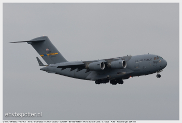 C-17A - 96-0002_EHAM