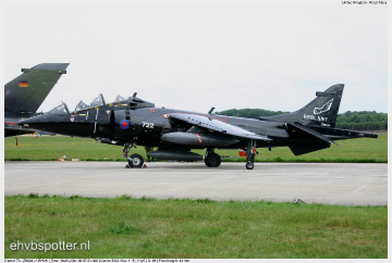 2004_06_18_09_57_21_Harrier T8 - ZB604