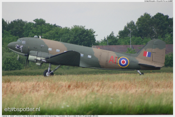 2004_06_18_12_20_47_Dakota III - ZA947