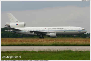 2004_06_18_12_32_26_KDC-10 - T-264