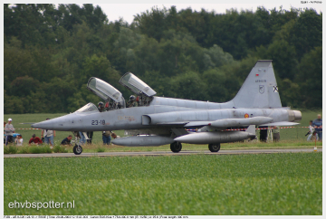 2004_06_29_12_16_20_F-5M - AE.9-029