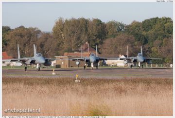 2009_10_13_09_16_11_F-15C - Formation