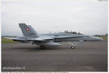 2011_05_16_09_38_48_F-A-18D-48-MC - J-5236