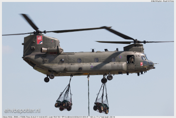 2018_04_28_14_02_43_Chinook HC6A - ZD983