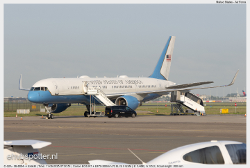 2025-06-11 Amsterdam - USAF C-32A