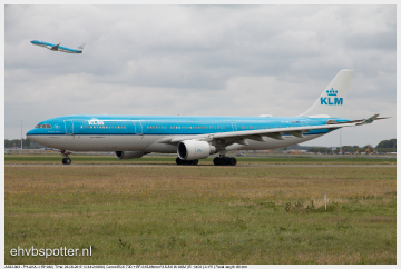 A330-303 - PH-AKA_EHAM